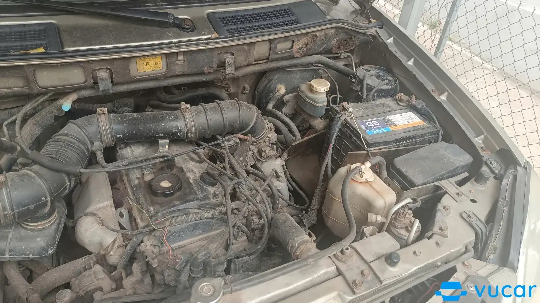 Mitsubishi Jolie MB 2005 - Khoang động cơ 1