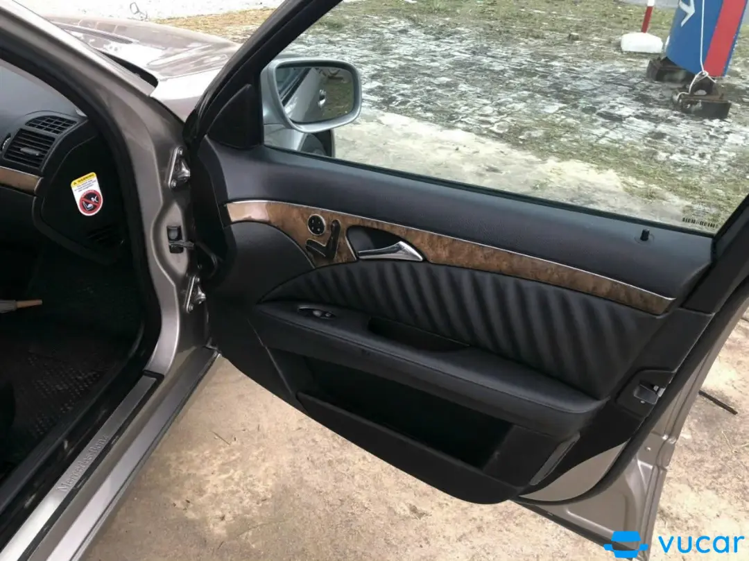 Mercedes E200 2007 - Nội thất 4