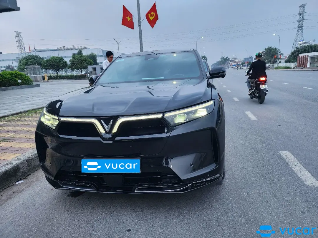 Ảnh xe Vinfast VF9 Eco 2023