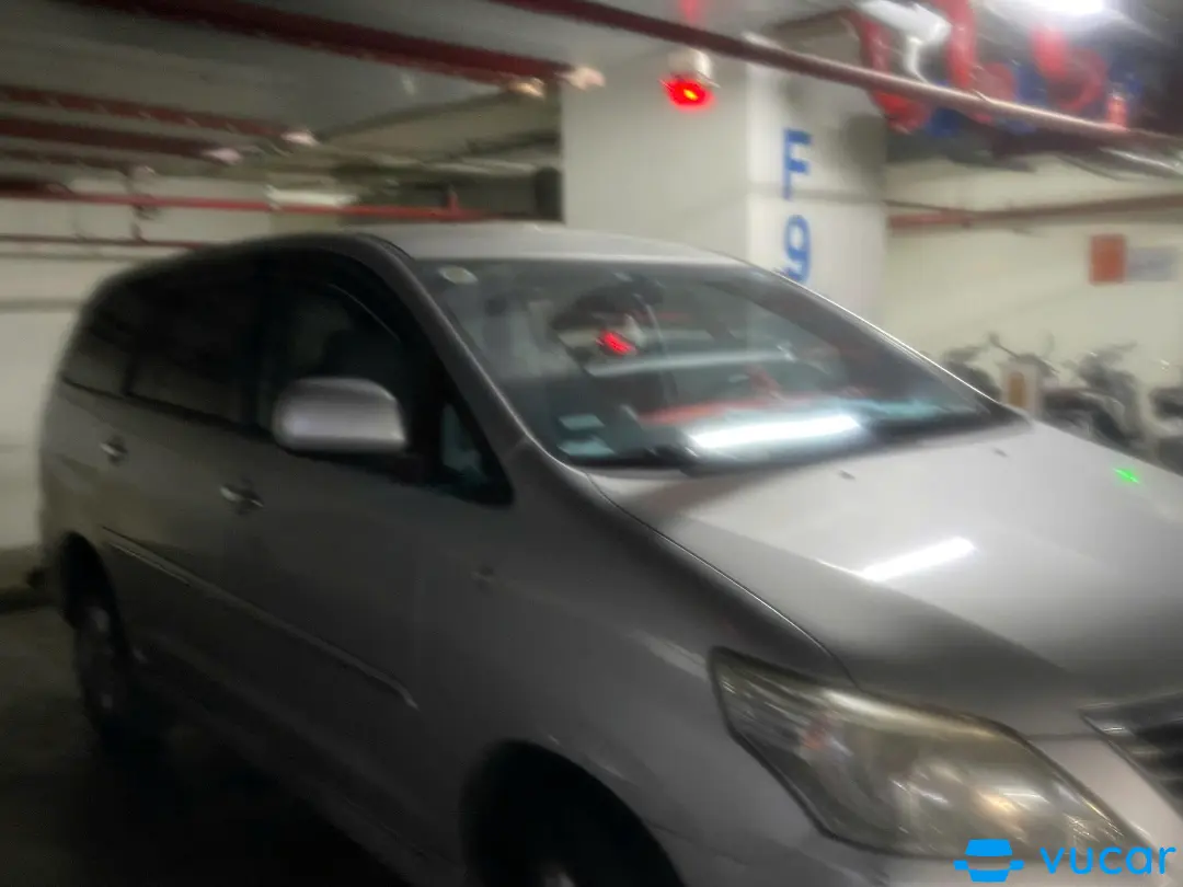 Toyota Innova 2.0E 2013 - Nội thất 1