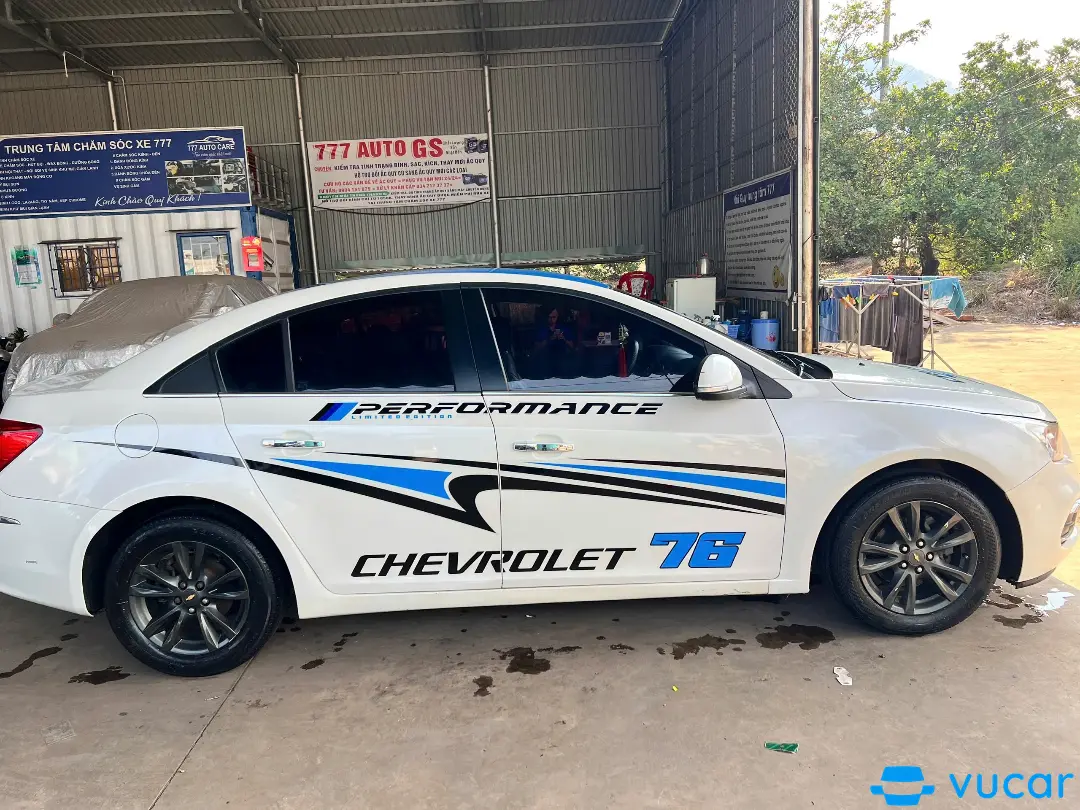 Chevrolet Cruze LS 1.6 MT, LT 1.6 MT 2015 - Ngoại thất 1