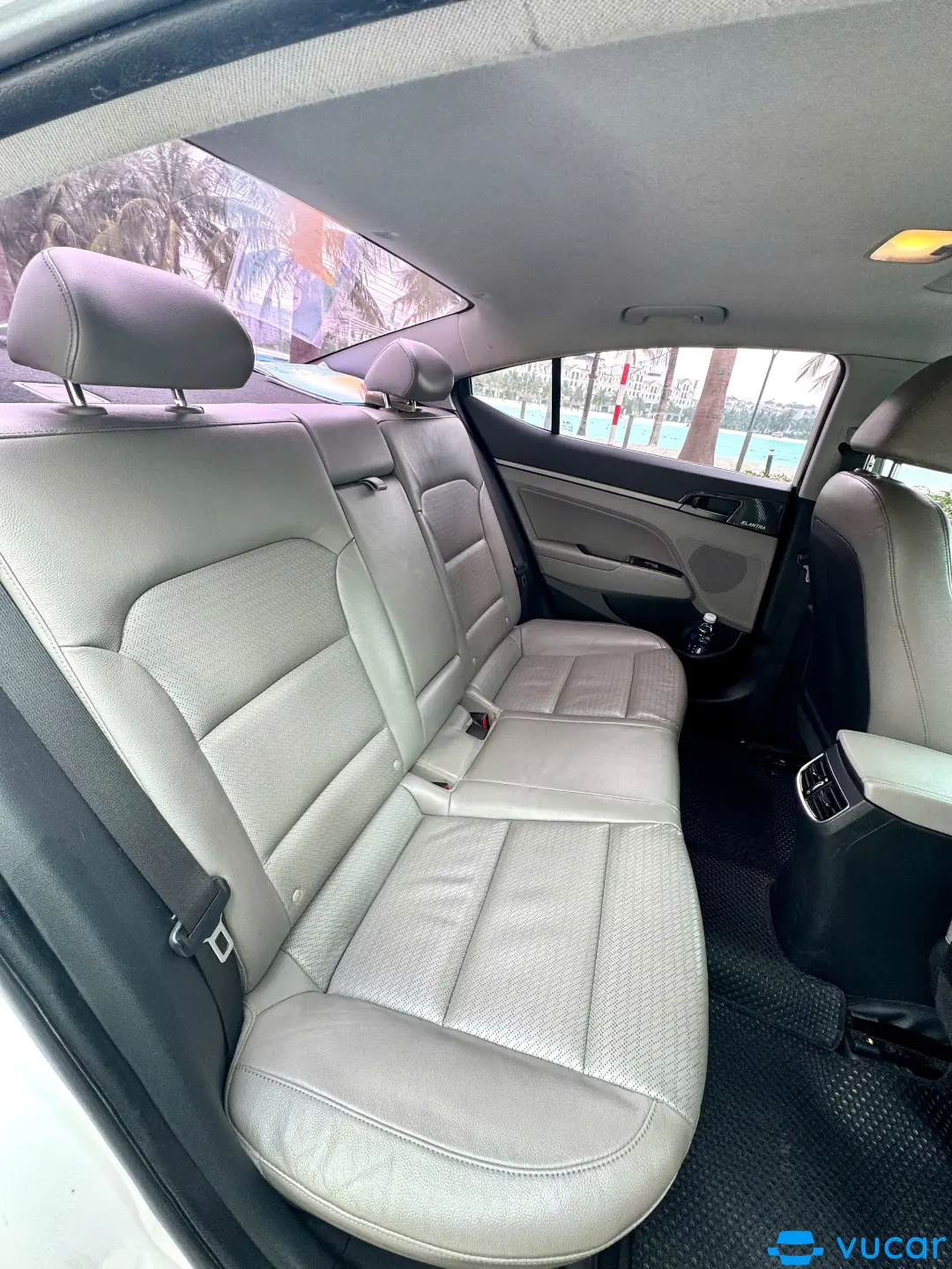 Hyundai Elantra 2.0 AT 2016 - Nội thất 3