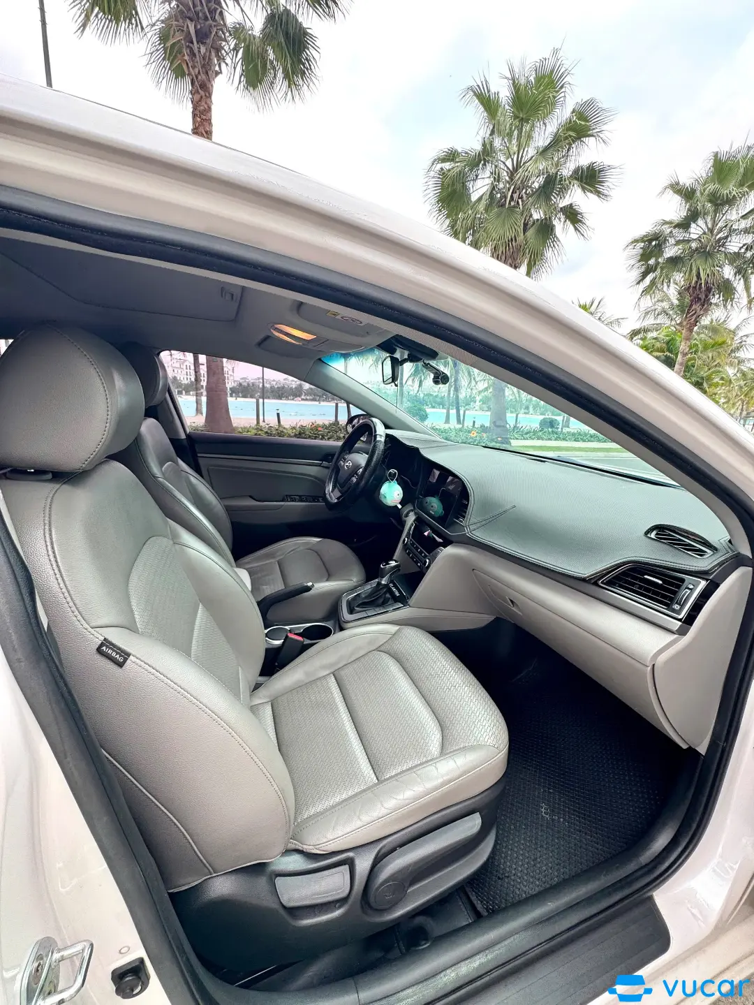 Hyundai Elantra 2.0 AT 2016 - Nội thất 7