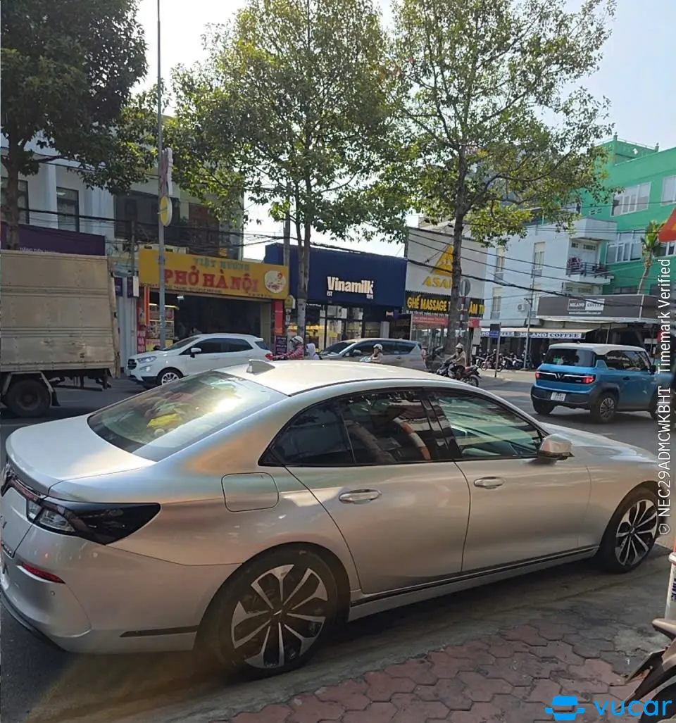 VinFast Lux a 2.0 Base 2.0 AT 2020 - Ngoại thất 4