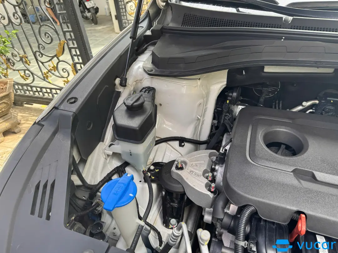 Hyundai Santafe máy xăng cao cấp 2020 - Khoang động cơ 4