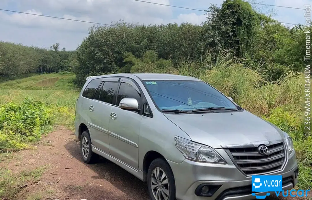 Toyota Innova 2.0E 2015 - Ngoại thất 1