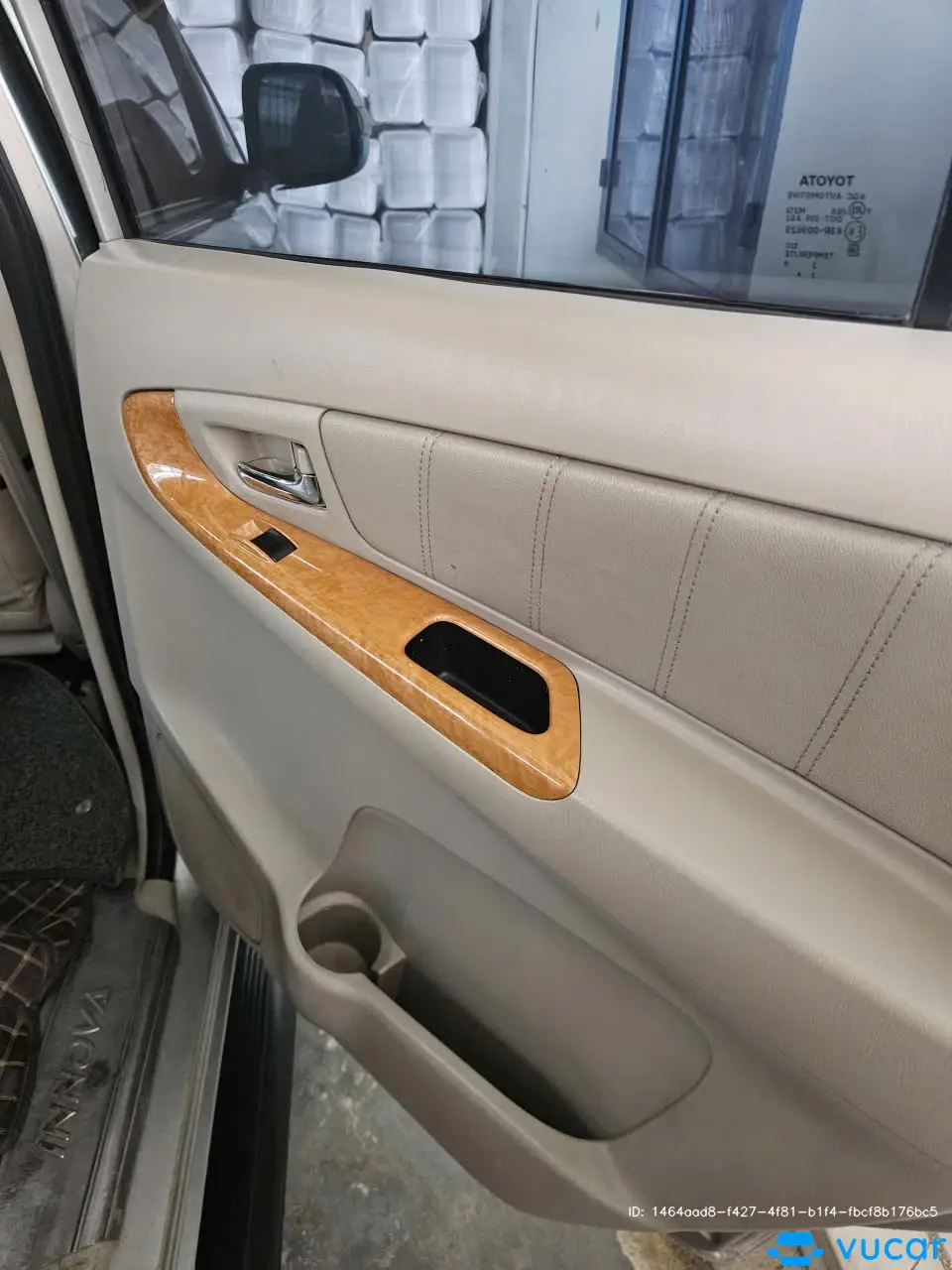 Toyota Innova V 2010 - Nội thất 8