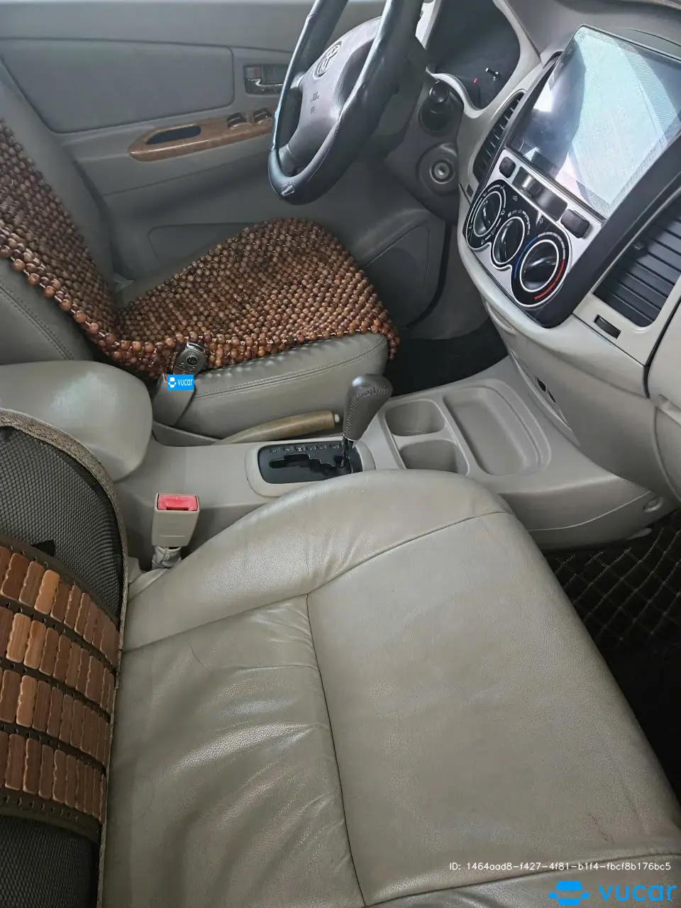 Toyota Innova V 2010 - Nội thất 2