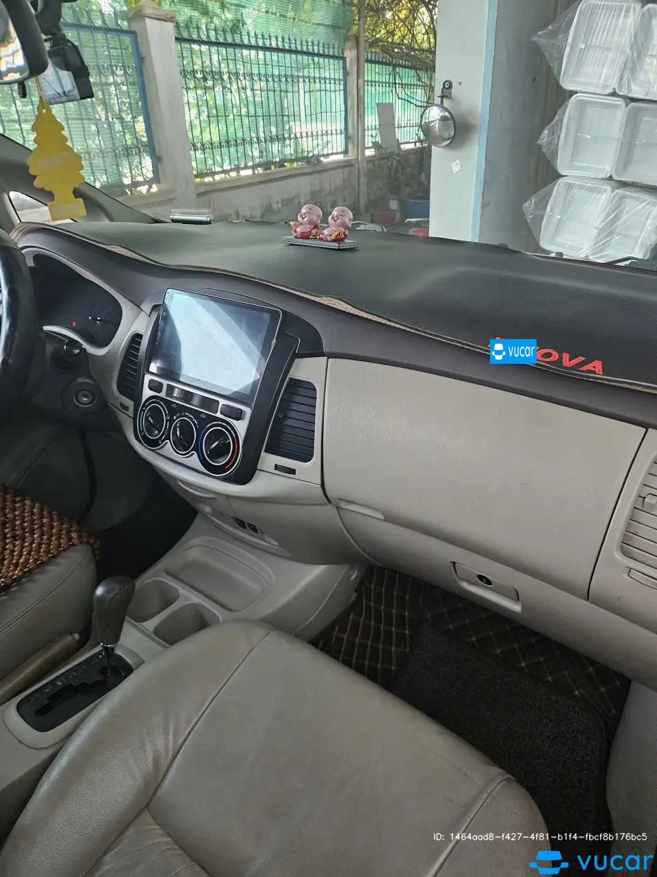 Toyota Innova V 2010 - Nội thất 3