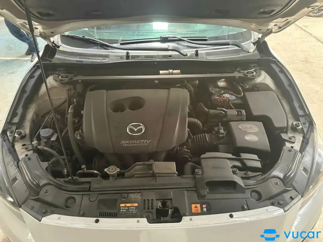 Mazda 3 2.0 AT 2015 - Khoang động cơ 2