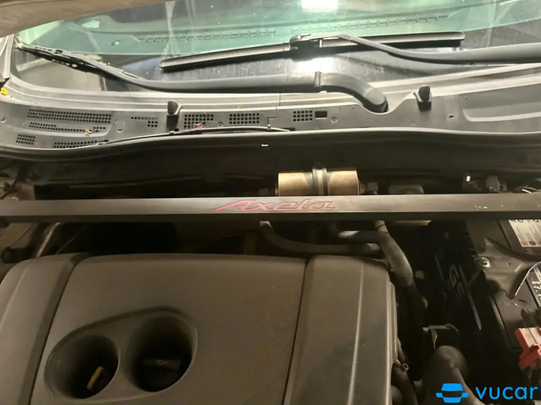 Mazda 3 2.0 AT 2015 - Khoang động cơ 1