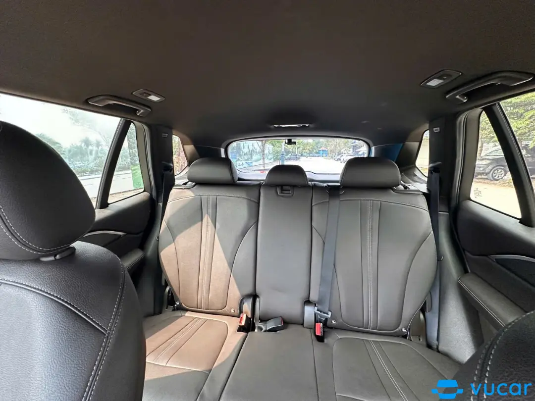 VinFast Lux SA2.0 SA2.0 tiêu chuẩn 2021 - Nội thất 2