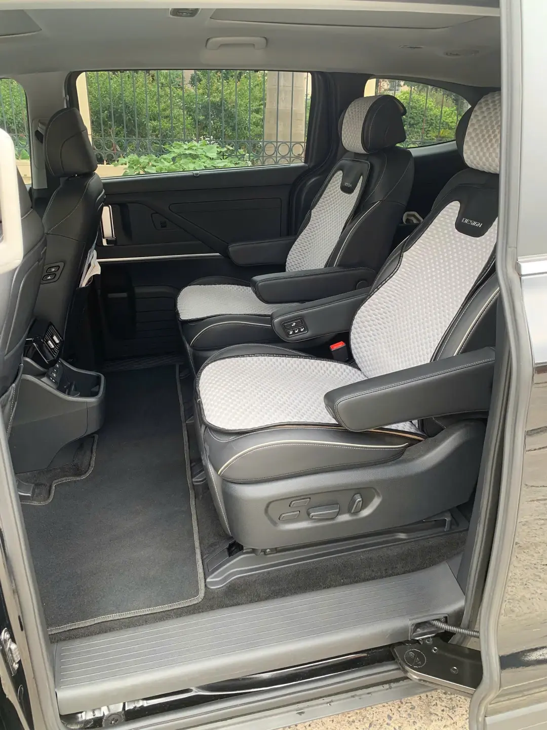 Hyundai Custin Cao Cấp 2.0T 2023 - Nội thất 3