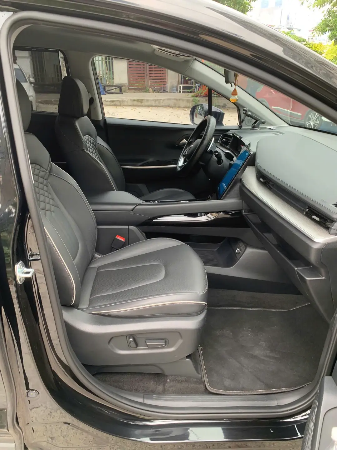 Hyundai Custin Cao Cấp 2.0T 2023 - Nội thất 1