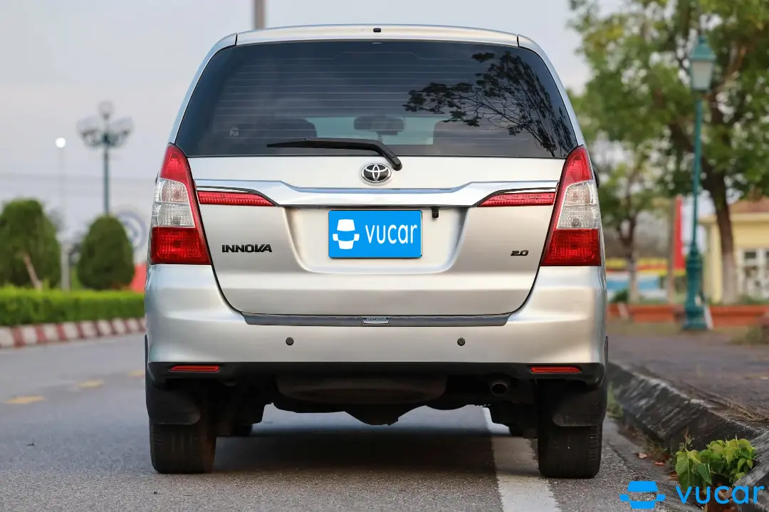 Toyota Innova 2.0E 2015 - Ngoại thất 9