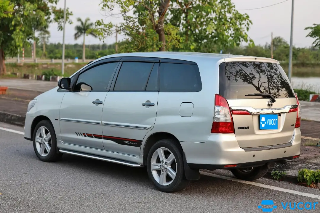 Toyota Innova 2.0E 2015 - Ngoại thất 10
