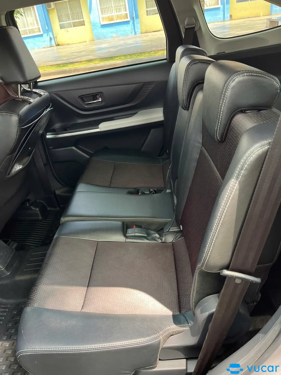 Toyota Veloz Cross Top 1.5 CVT 2023 - Nội thất 7