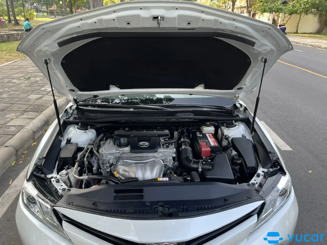 Toyota Camry 2.5Q 2019  - Khoang động cơ 1