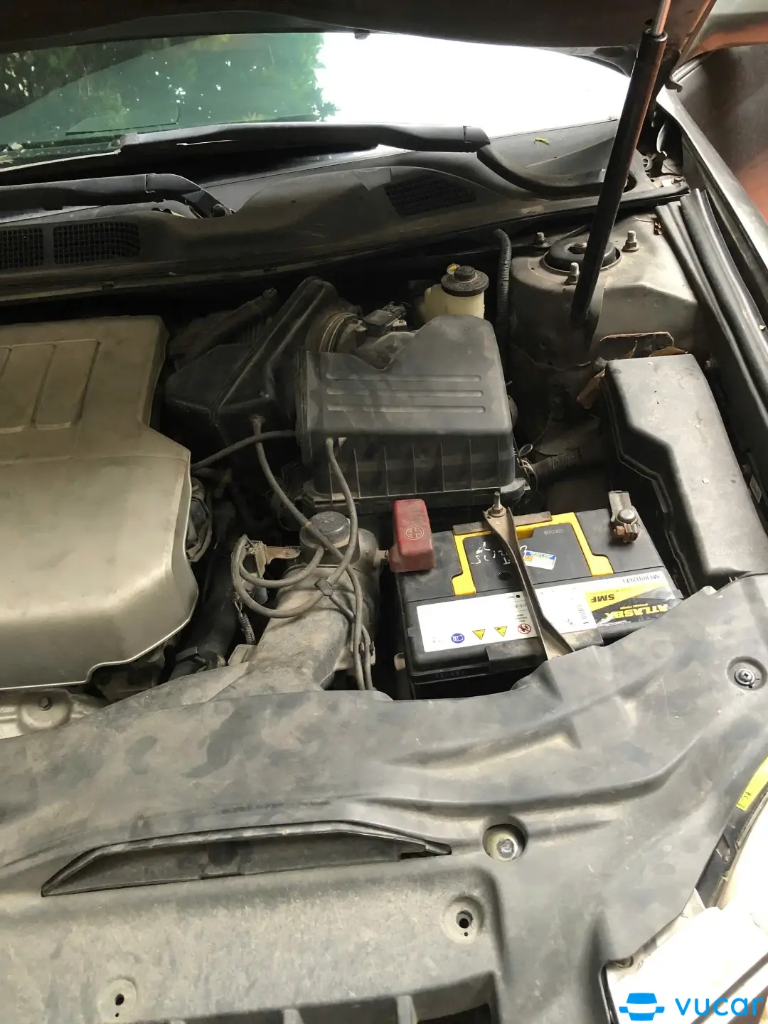 Toyota Avalon Limited 2006 - Khoang động cơ 1