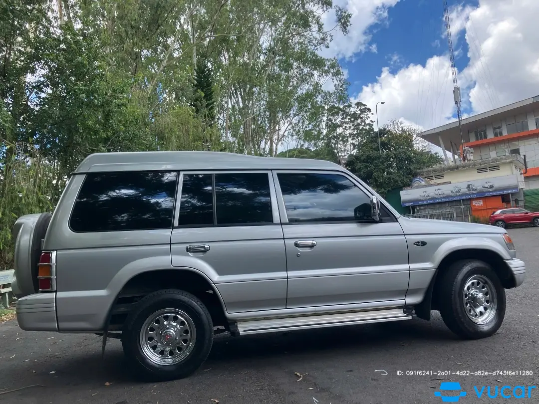 Mitsubishi Pajero 3.0 2003 - Ngoại thất 3