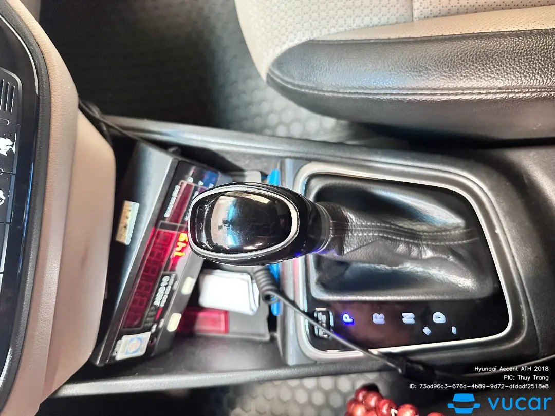 Hyundai Accent ATH 2018 - Nội thất 3