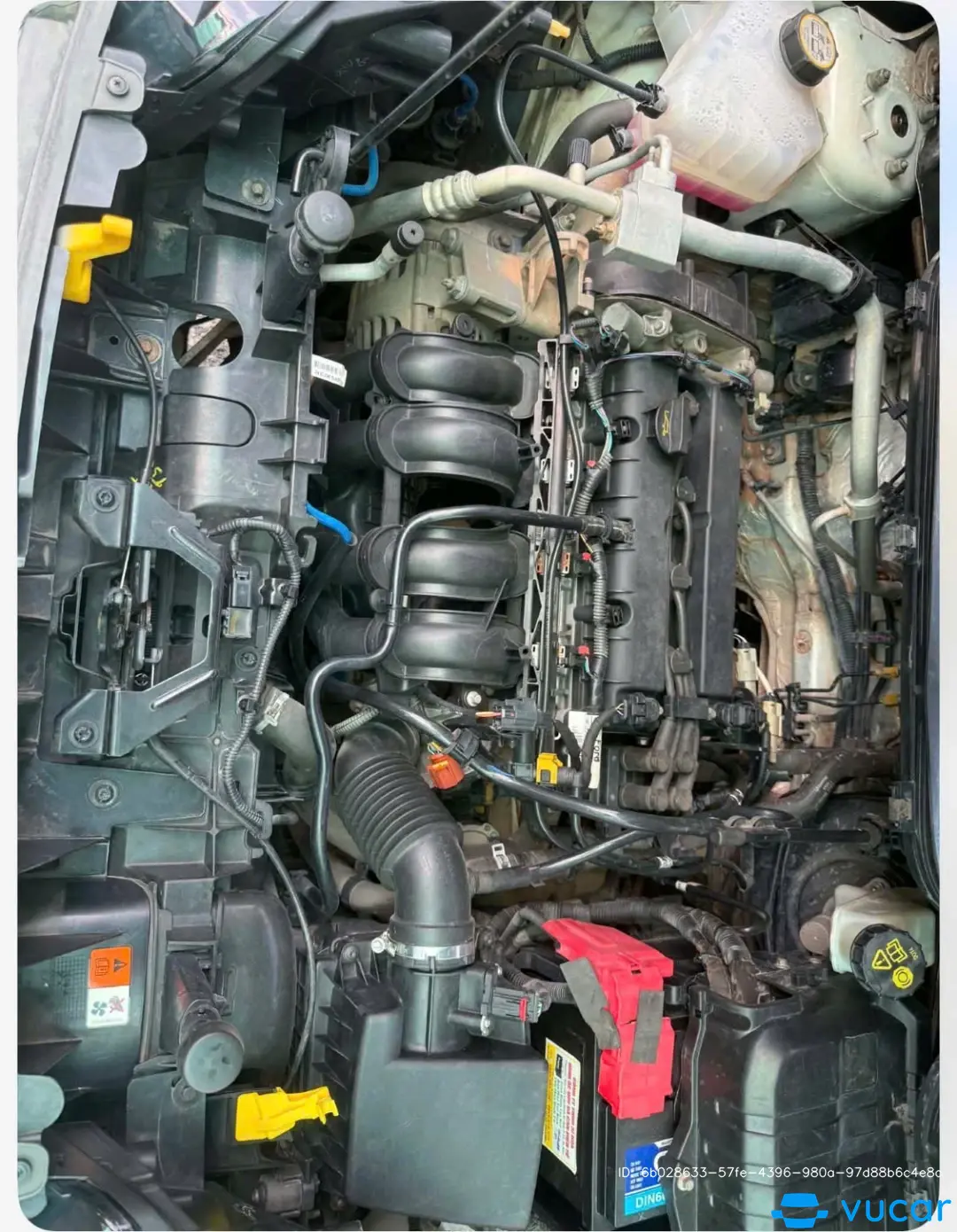 Ford EcoSport Titanium 1.5L AT 2014 - Khoang động cơ 2