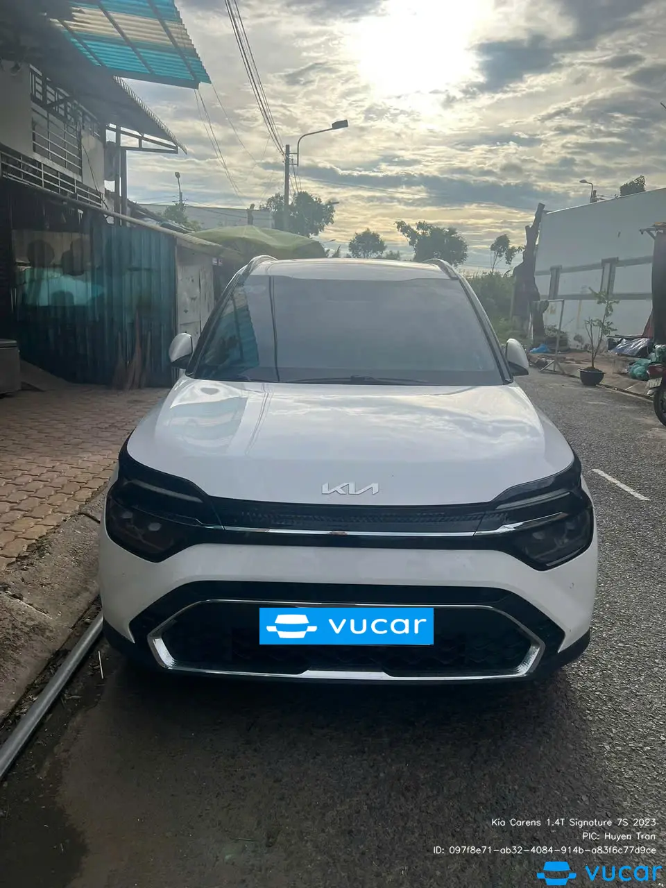 Ảnh xe Kia Carens 1.4T Signature 7S 2023 - ảnh 1