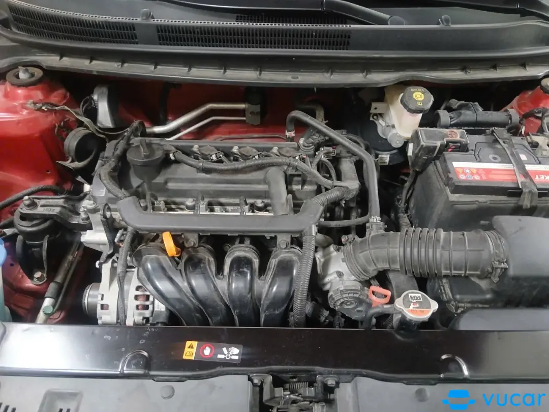 Kia Soluto 1.4 AT Luxury 2021 - Khoang động cơ 1