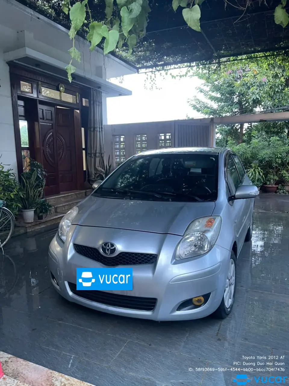 Toyota Yaris 2012 AT