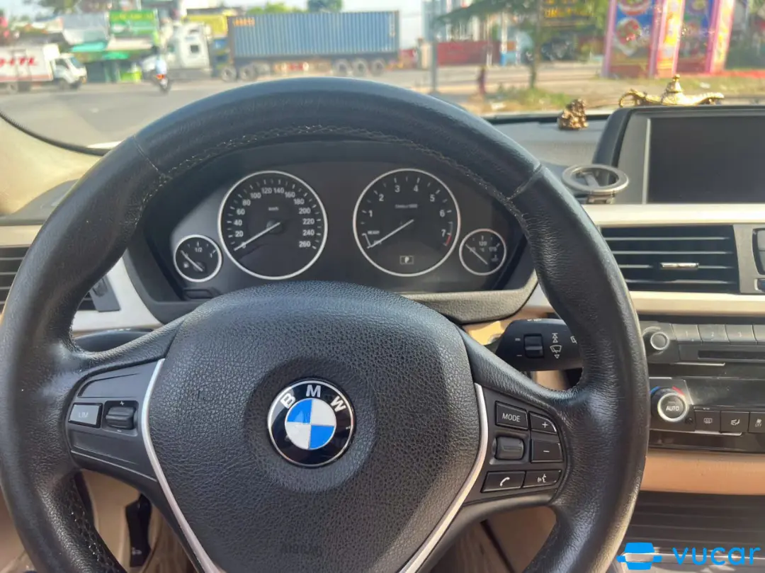 BMW 320i 2016 - Nội thất 3