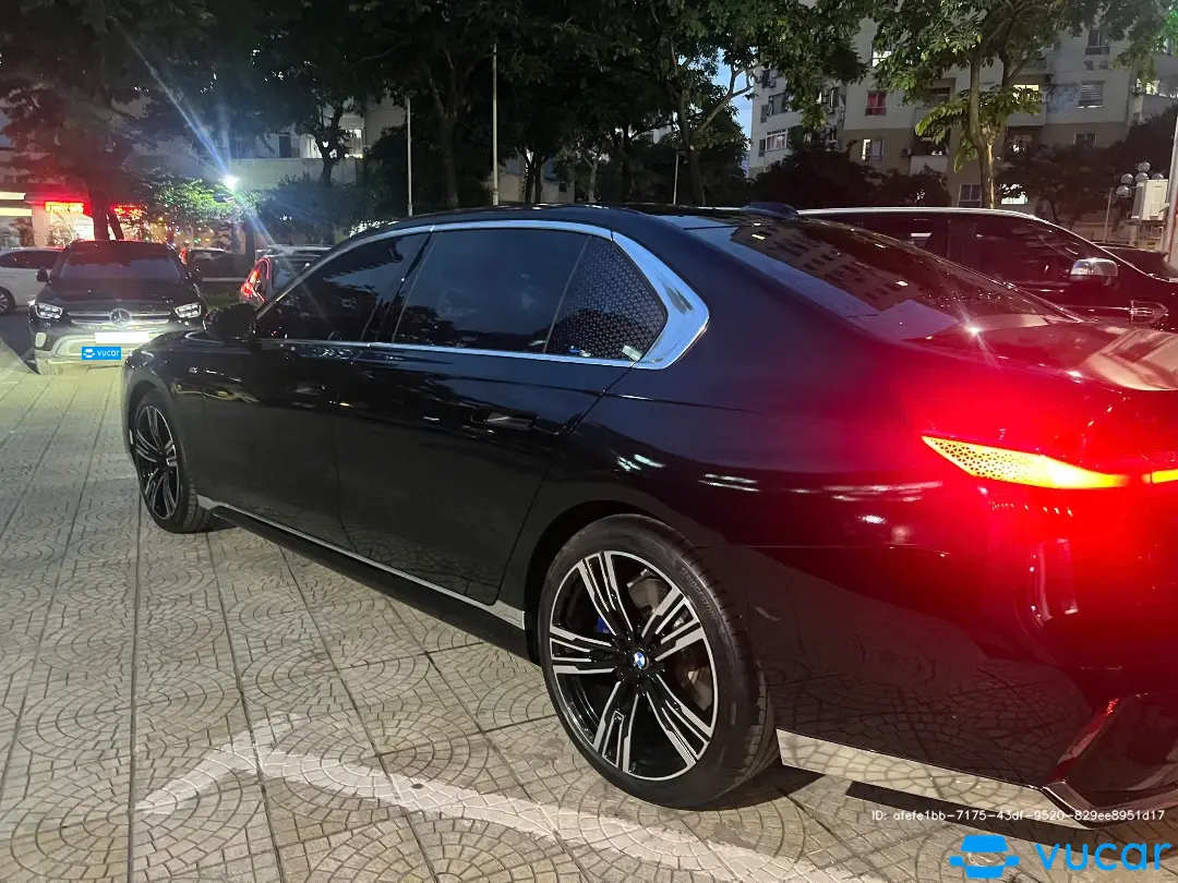 BMW 735i M Sport 2023 - Ngoại thất 18