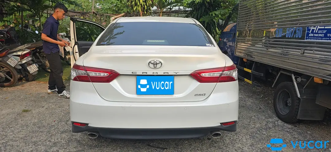 Toyota Camry 2.5Q 2021 - Ngoại thất 5