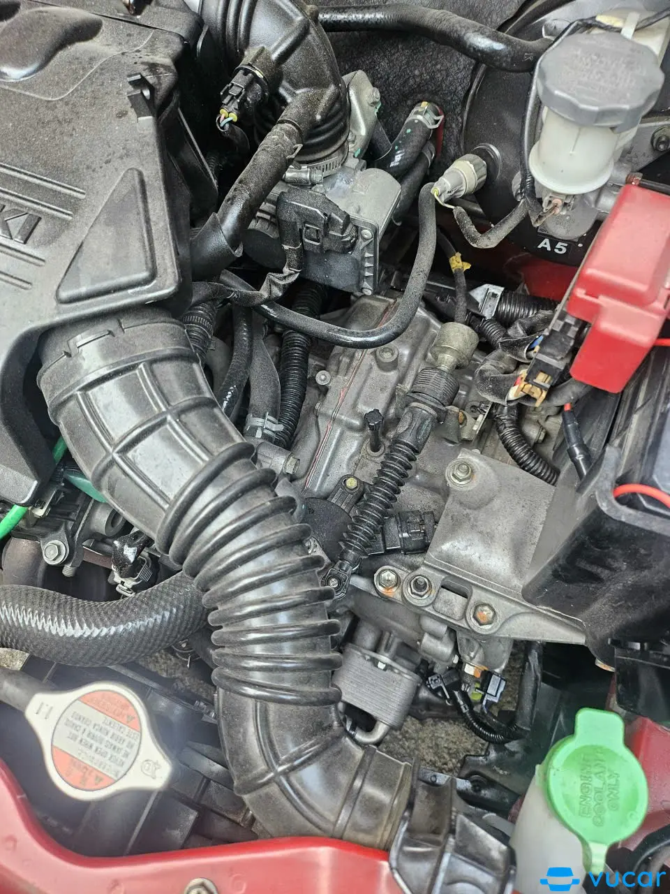Suzuki Celerio 1.0 AT 2018 - Khoang động cơ 1