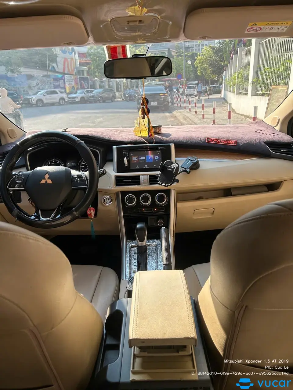 Mitsubishi Xpander 1.5 AT 2019 - Nội thất 3