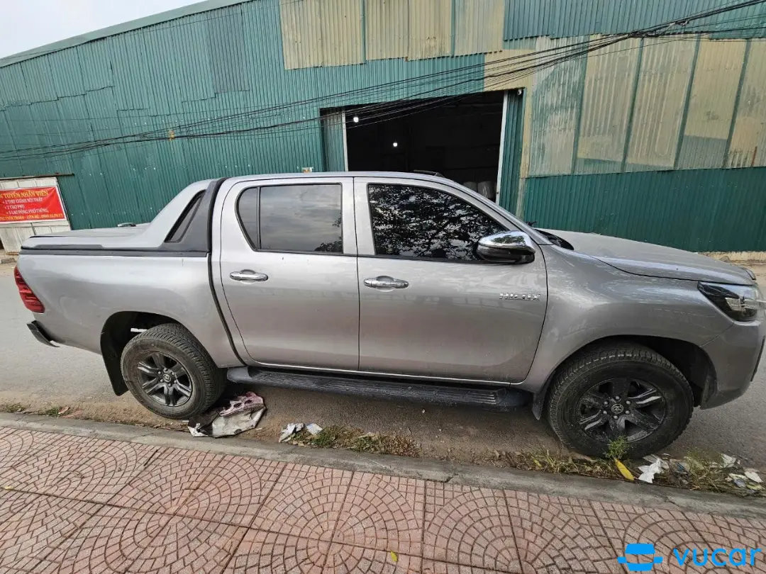 Toyota Hilux 2.4L 4x2 AT 2021 - Ngoại thất 5