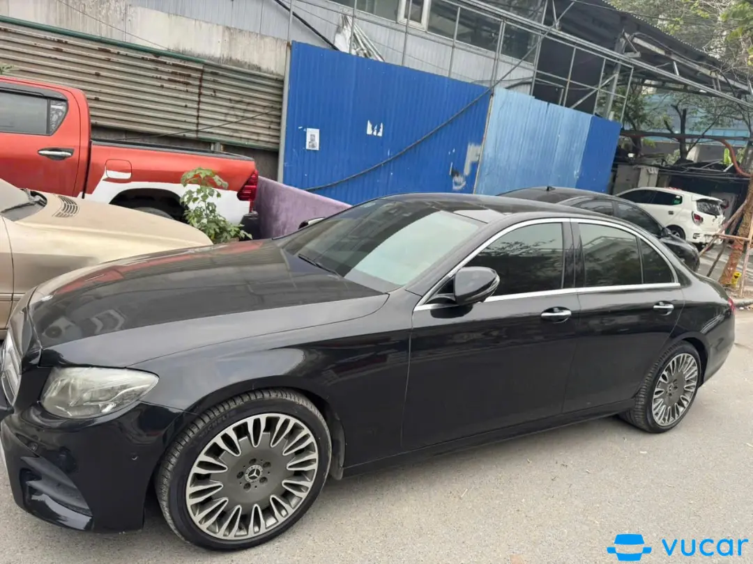 Mercedes-Benz E300 2016 - Ngoại thất 4