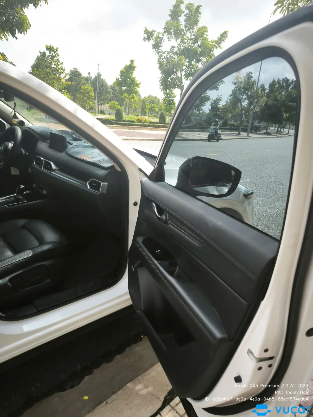Mazda CX5 Premium 2.0 AT 2023 - Nội thất 4