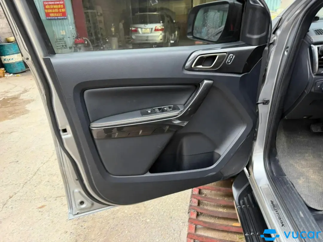 Ford Ranger Wildtrak 2.0L 4x2 AT 2018 - Nội thất 3