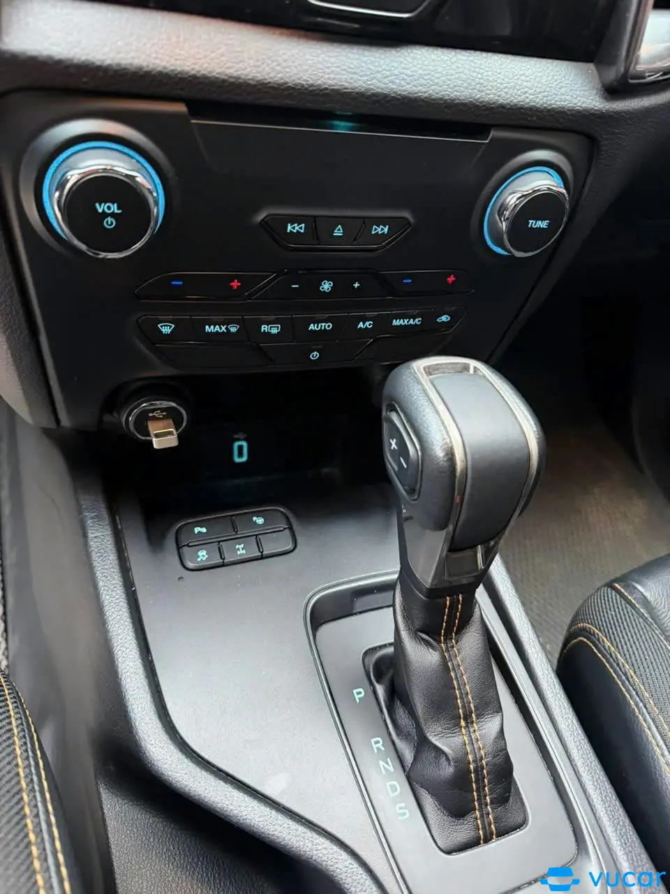 Ford Ranger Wildtrak 2.0L 4x2 AT 2018 - Nội thất 1