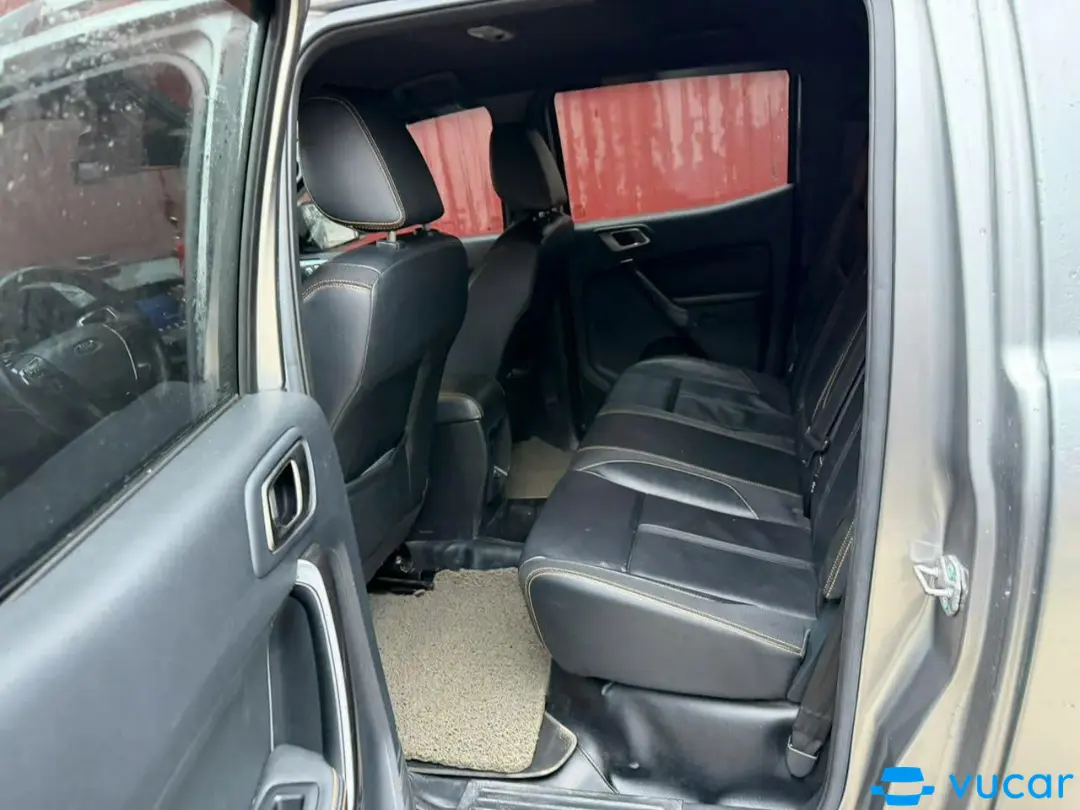 Ford Ranger Wildtrak 2.0L 4x2 AT 2018 - Nội thất 5