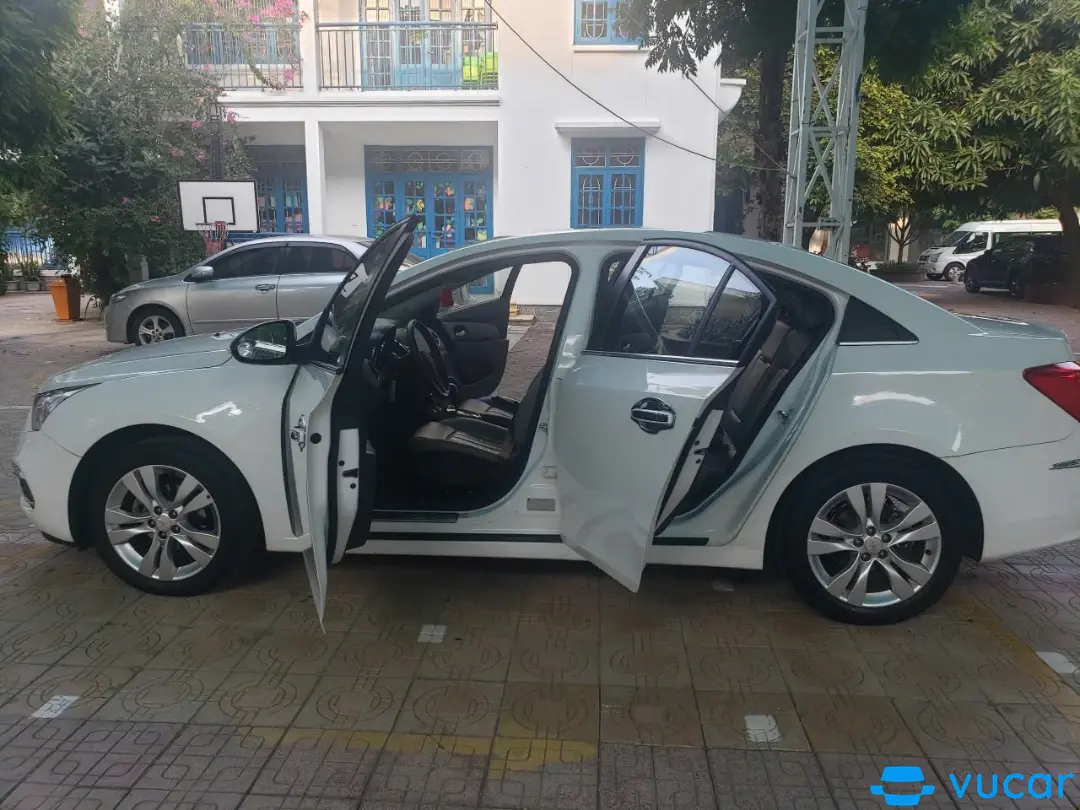 Ảnh xe Chevrolet Cruze LTZ 1.8 AT 2016 - ảnh 3