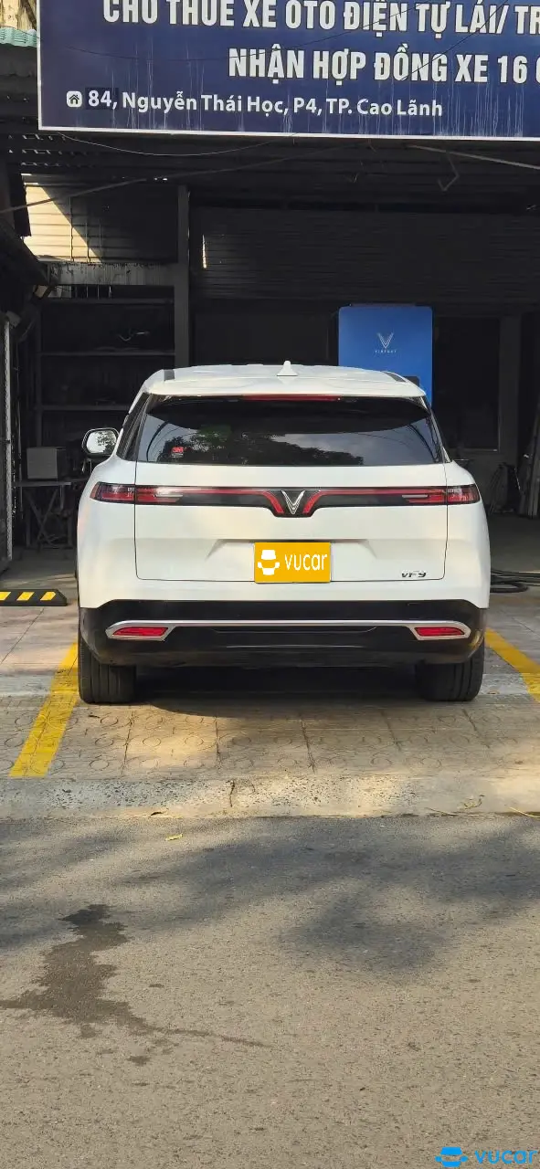 Vinfast VF9 Eco 7S SDI 2023