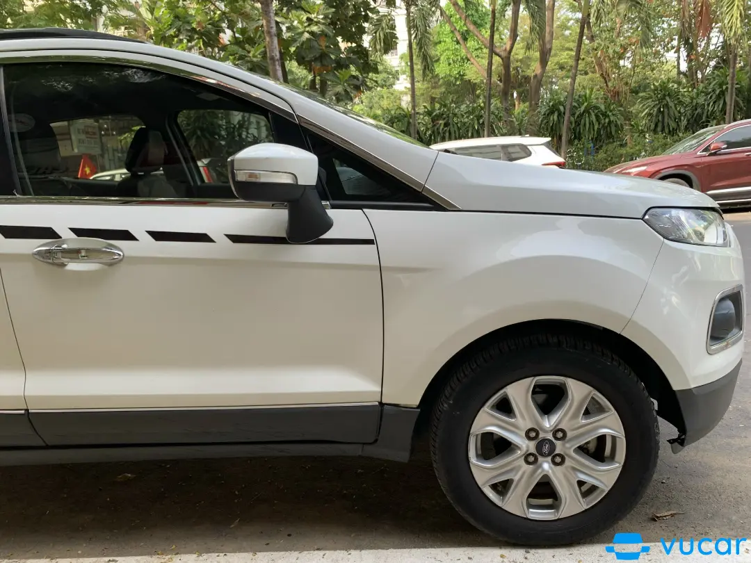 Ford EcoSport 2015 - Ngoại thất 4