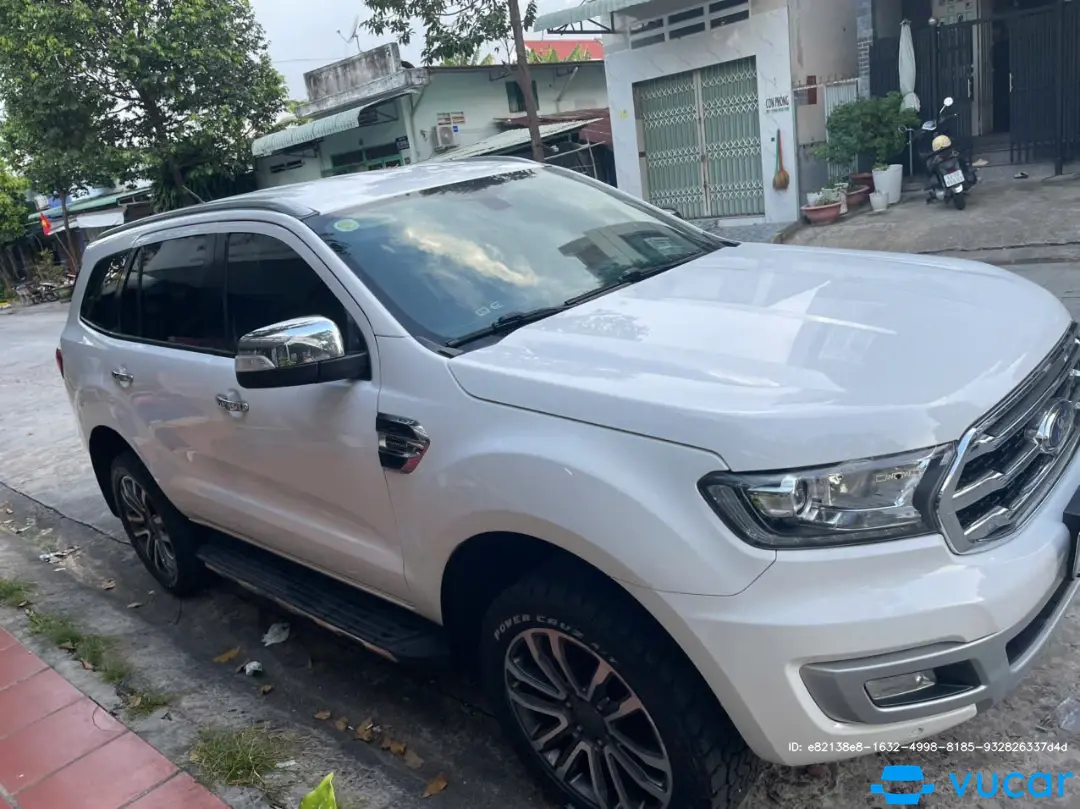 Ảnh xe Ford Everest Titanium 2.0L 4x2 AT 2019 - ảnh 3