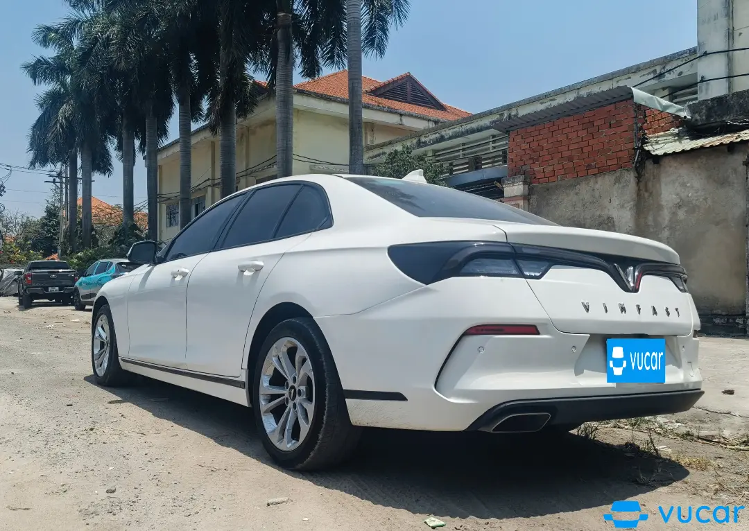 VinFast Lux a 2.0 Tiêu chuẩn 2022 - Ngoại thất 1