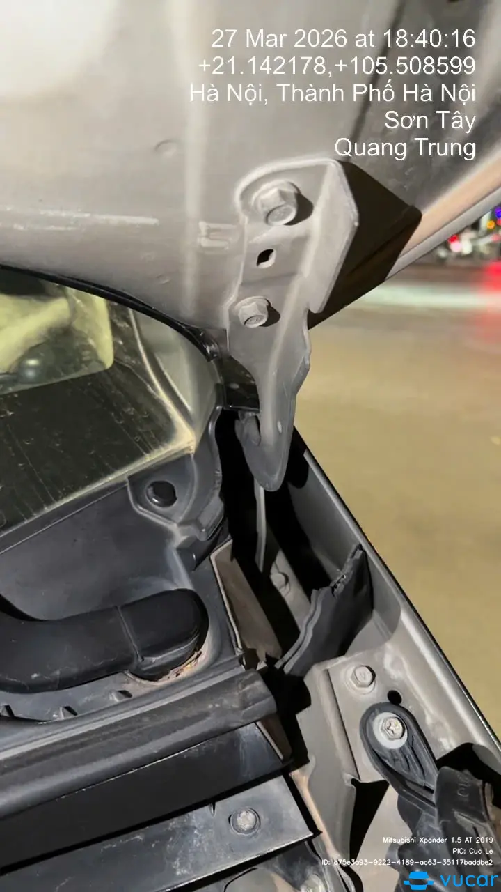 Mitsubishi Xpander 1.5 AT 2019 - Khoang động cơ 2