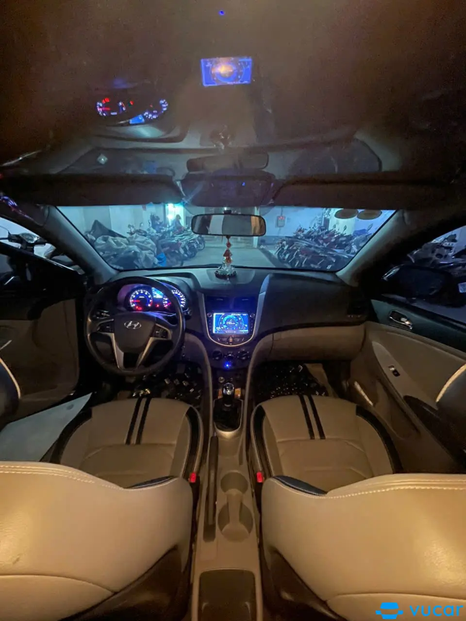 Hyundai Accent 1.4 MT 2013 - Nội thất 1