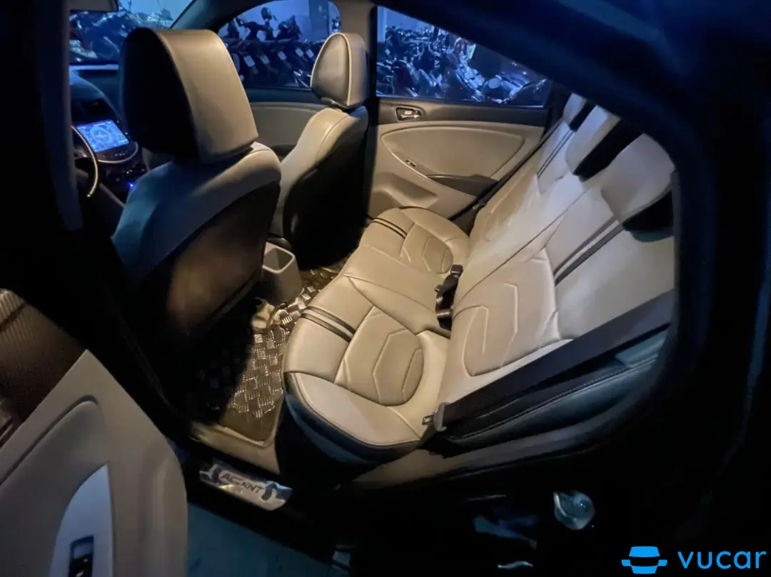 Hyundai Accent 1.4 MT 2013 - Nội thất 2