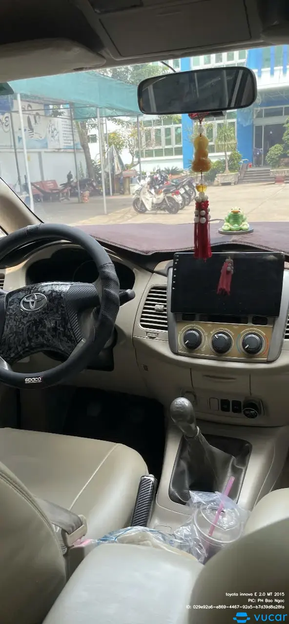 Toyota Innova 2.0 MT 2015 - Nội thất 5