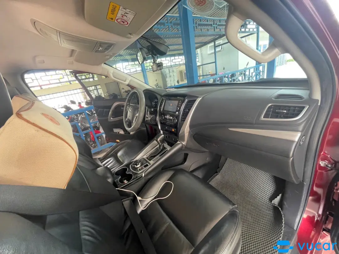 Mitsubishi Pajero sport 3.0G 4x4 AT 2018 - Nội thất 8